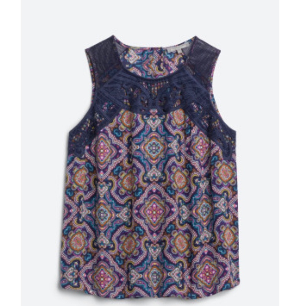 DANIEL RAINN
Angelyne Button Back Detail Top
1X | Navy